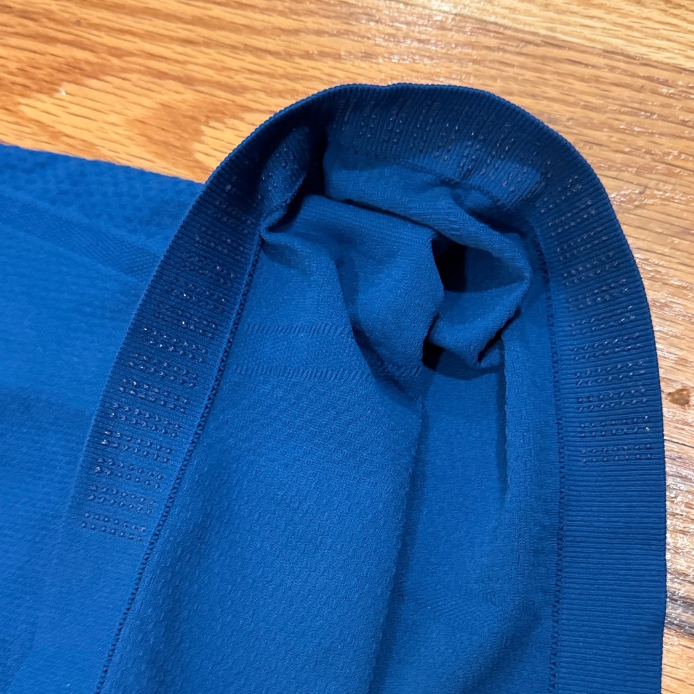 Athleta Navy Short Sleeve Tee - Picture 5 of 7